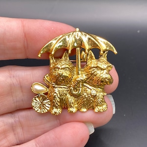 Vintage Scottie Terrier Dogs with Umbrella Pin