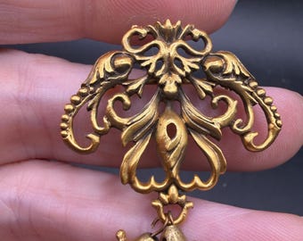 Vintage Art Nouveau style Vintage Costume Designer AD Freshwater Pearl Gold toned Brooch