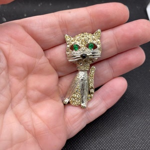 Vintage Mod Mid Century Modern Hip Cat Pin