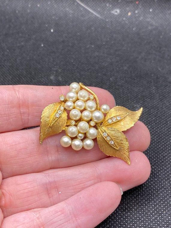 Vintage Faux Pearl Rhinestone  Flower Pin - image 3