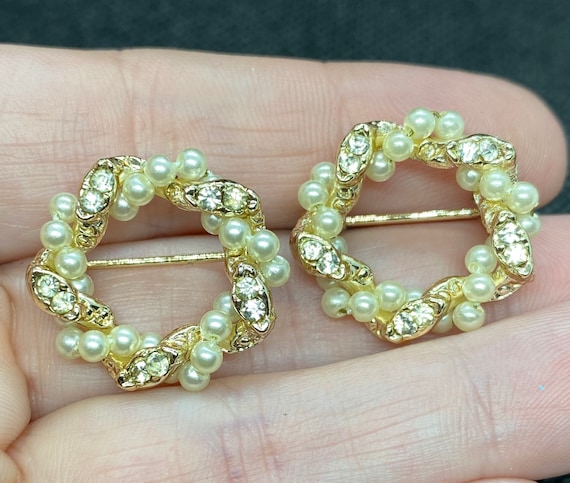 Vintage Faux Pearl Pins Brooch Bridal Jewelry - image 1