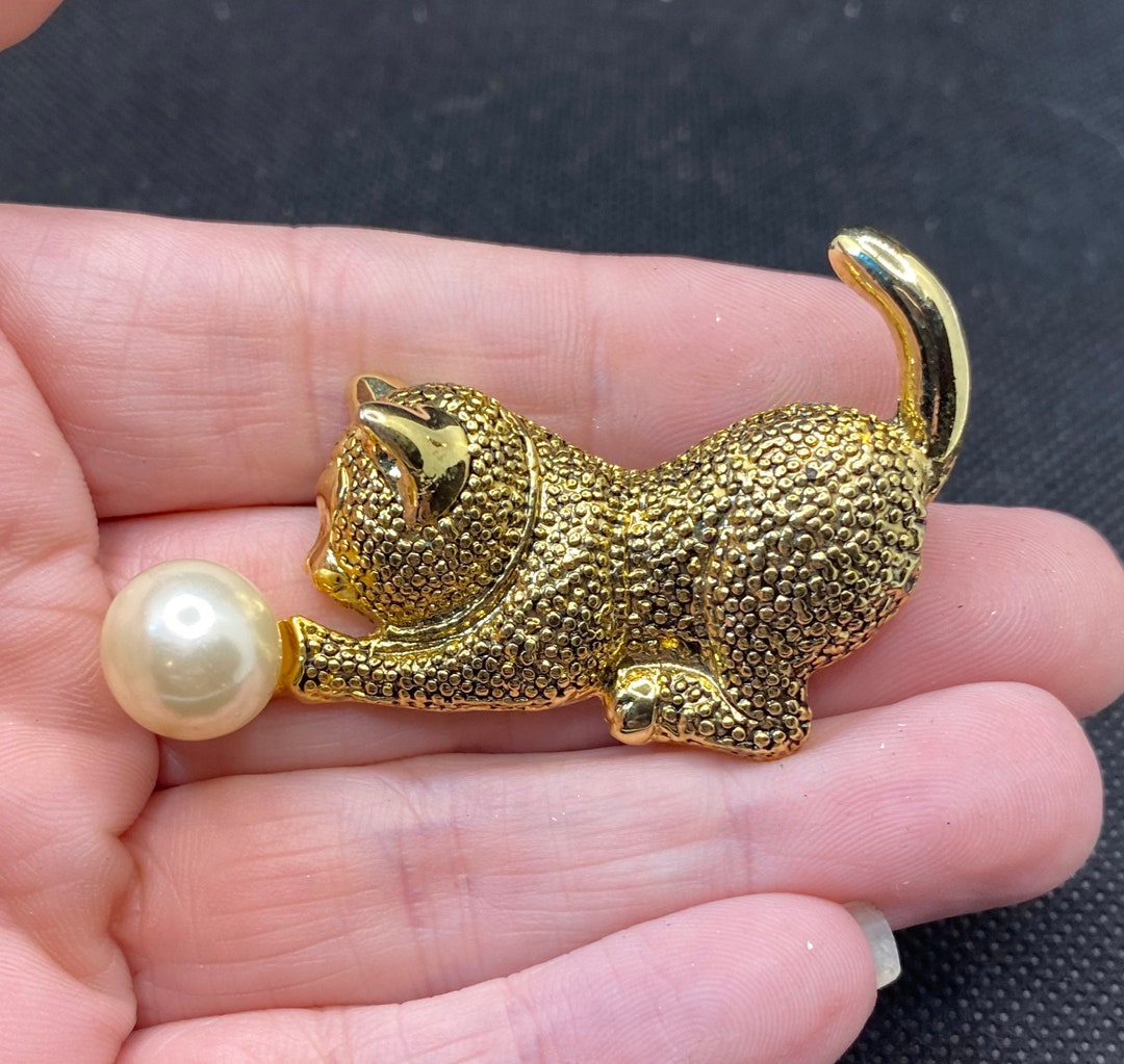 Triangular Cat Pin Vintage Cat Pin With Faux Pearl - Etsy