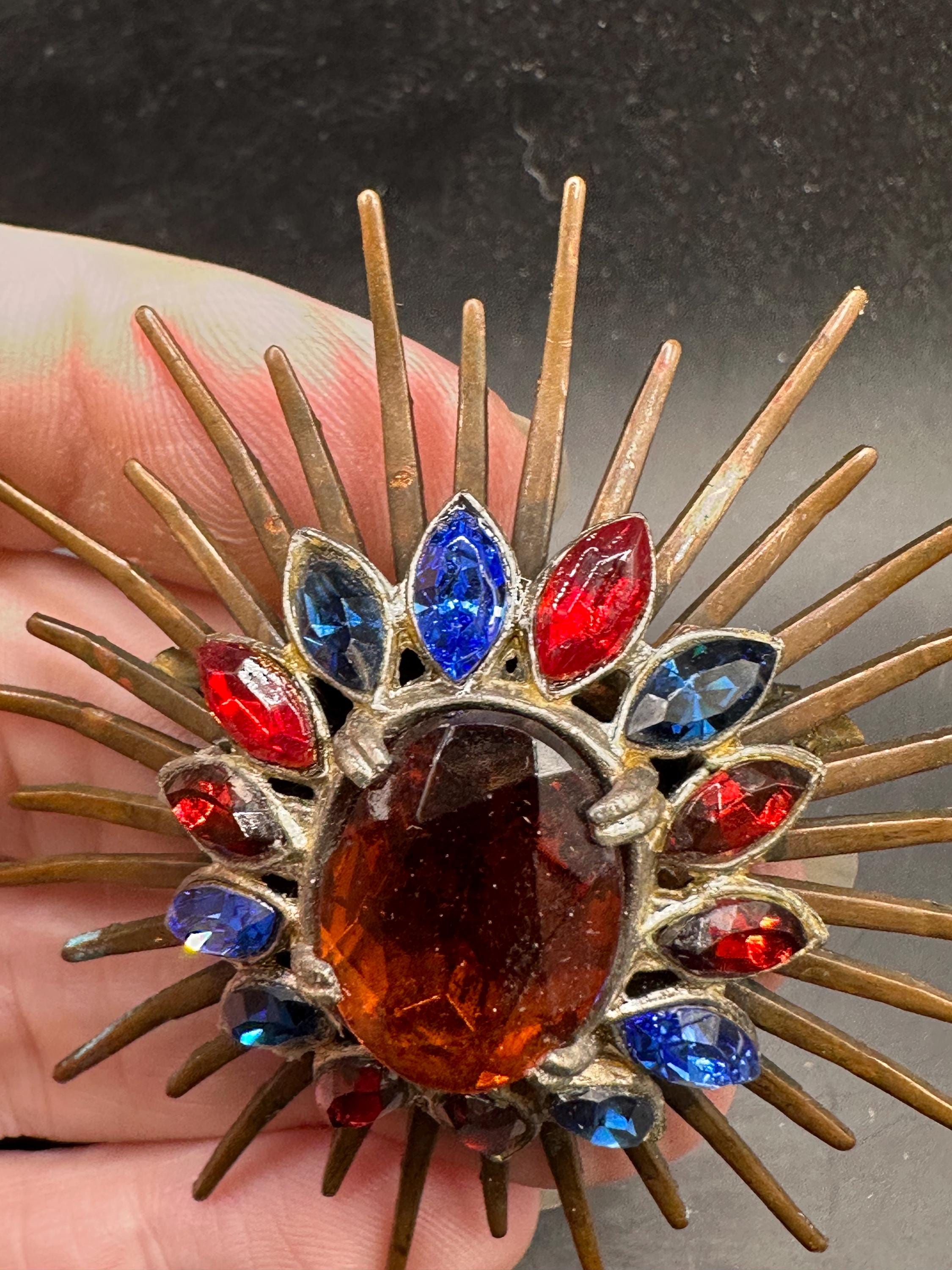 Vintage 1960s Rhinestone Starburst Hair Clip Red Green Atomic Mid Century Pin-Up Fantastic vintage atomic starburst brooch and pin lot  main image 3