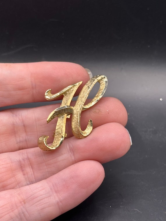  Stainless Steel Letter T Alphabet Initial 3D Monogram Monogram  Hexagon Crest Flat Top Biker Style Polished Ring, Size 8 : ביגוד, נעליים  ותכשיטים