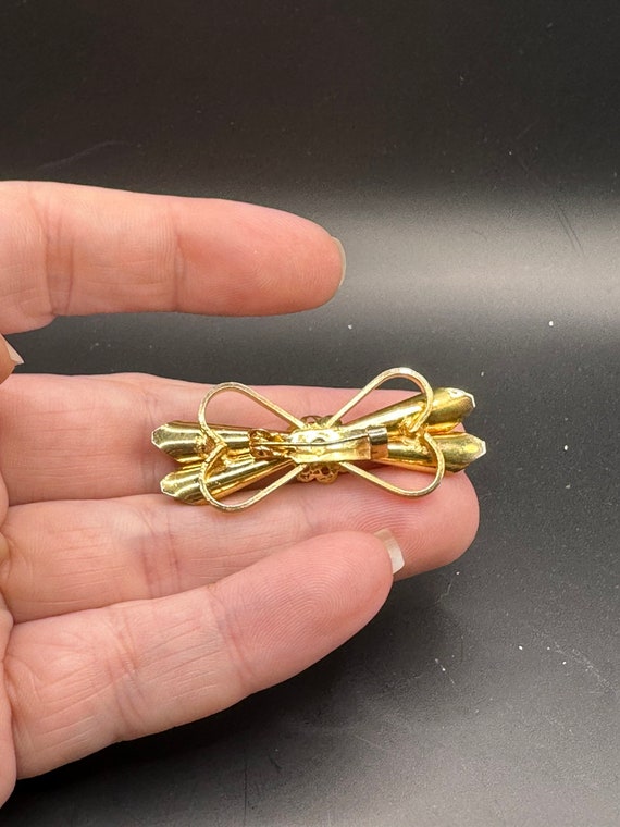 Vintage Rhinestone 1980’s Style Bar Pin Gem