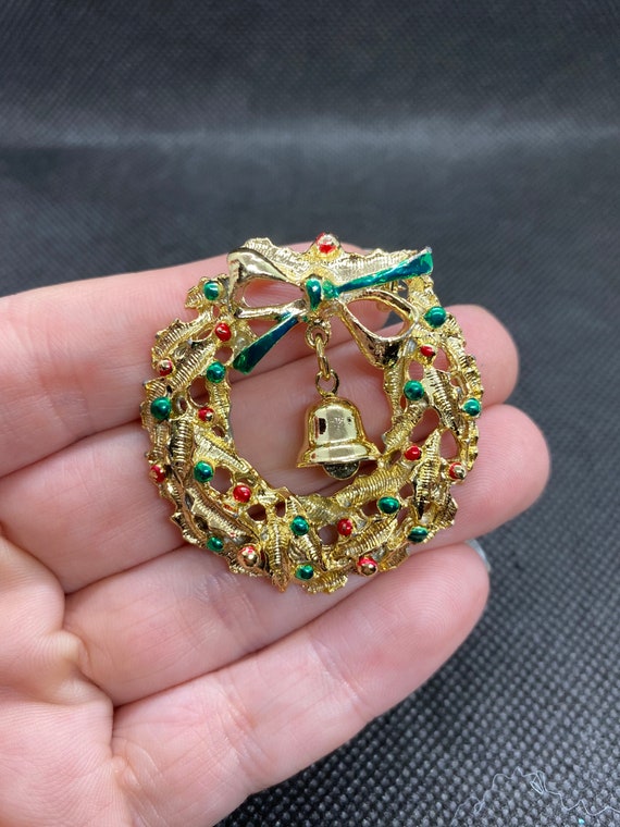 Vintage Christmas Wreath with Bell