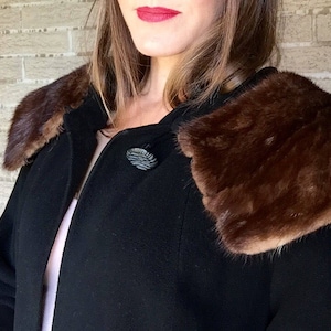 Taglia piccola / lux cashmere, burroso morbido cashmere mongolo / grosgrain satinato foderato / 1950s anni &#39;50, raffinatezza sobria