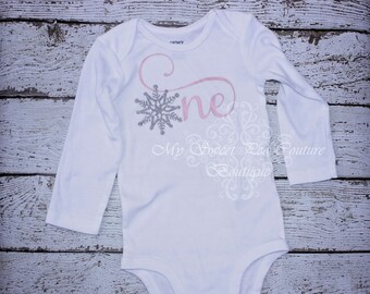 Snowflake First Birthday Outfit- Snowflake Birthday- Onederland- First Birthday Outfit- 1st Birthday- Winter Birthday- One- Cake Smash