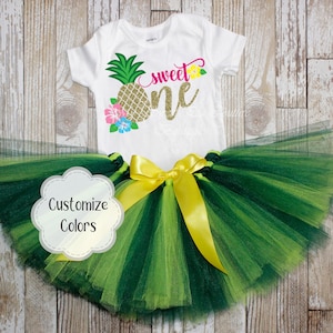 Tropikalny ananasowy strój na pierwsze urodziny Luau: Słodki strój na hawajską plażę