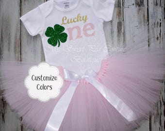 Erster Geburtstag Outfit: St. Patricks Klee Thema (Baby Bodysuit & Tutu)