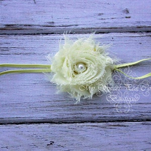 Light Yellow Flower Headband Yellow Baby Headband Baby Accessories Baby Shower Gift Baby Maize headband Newborn Headband Baby Bow Photo Prop