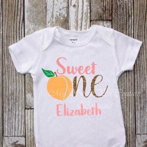 Ensemble « Premier anniversaire » couleur pêche : T-shirt personnalisé avec prénom et tutu fait main | 100 % coton | Taille élastique, motif double épaisseur image 2