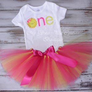 Conjunto para sesión de fotos de cumpleaños con pastel: Vestido tutú rosa: Conjunto Sunshine para el primer cumpleaños, camiseta con nombre personalizado / Tul hecho a mano, cintura elástica, algodón suave. imagen 3