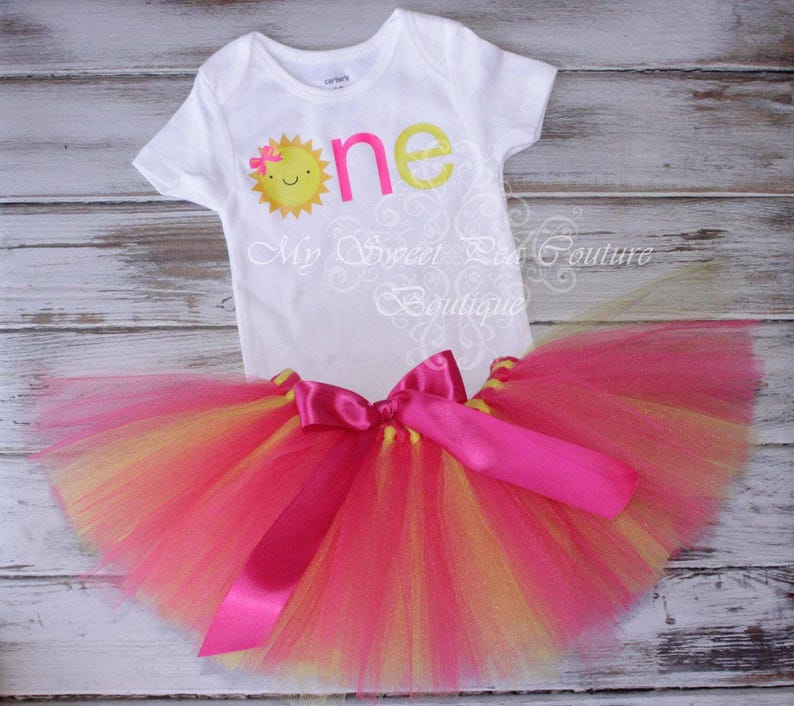 Conjunto para sesión de fotos de cumpleaños con pastel: Vestido tutú rosa: Conjunto Sunshine para el primer cumpleaños, camiseta con nombre personalizado / Tul hecho a mano, cintura elástica, algodón suave. imagen 3