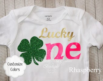 St. Patricks Day Baby Body, Kleeblatt Geburtstag (mit optionalem Tütü)