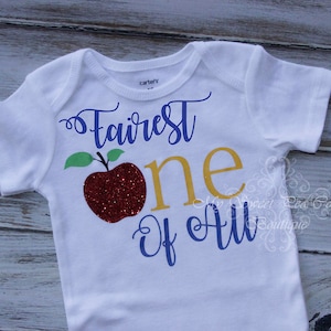 Snow White Inspired First Birthday Outfit: Fairest One of All Cake Smash Ensemble for Girls