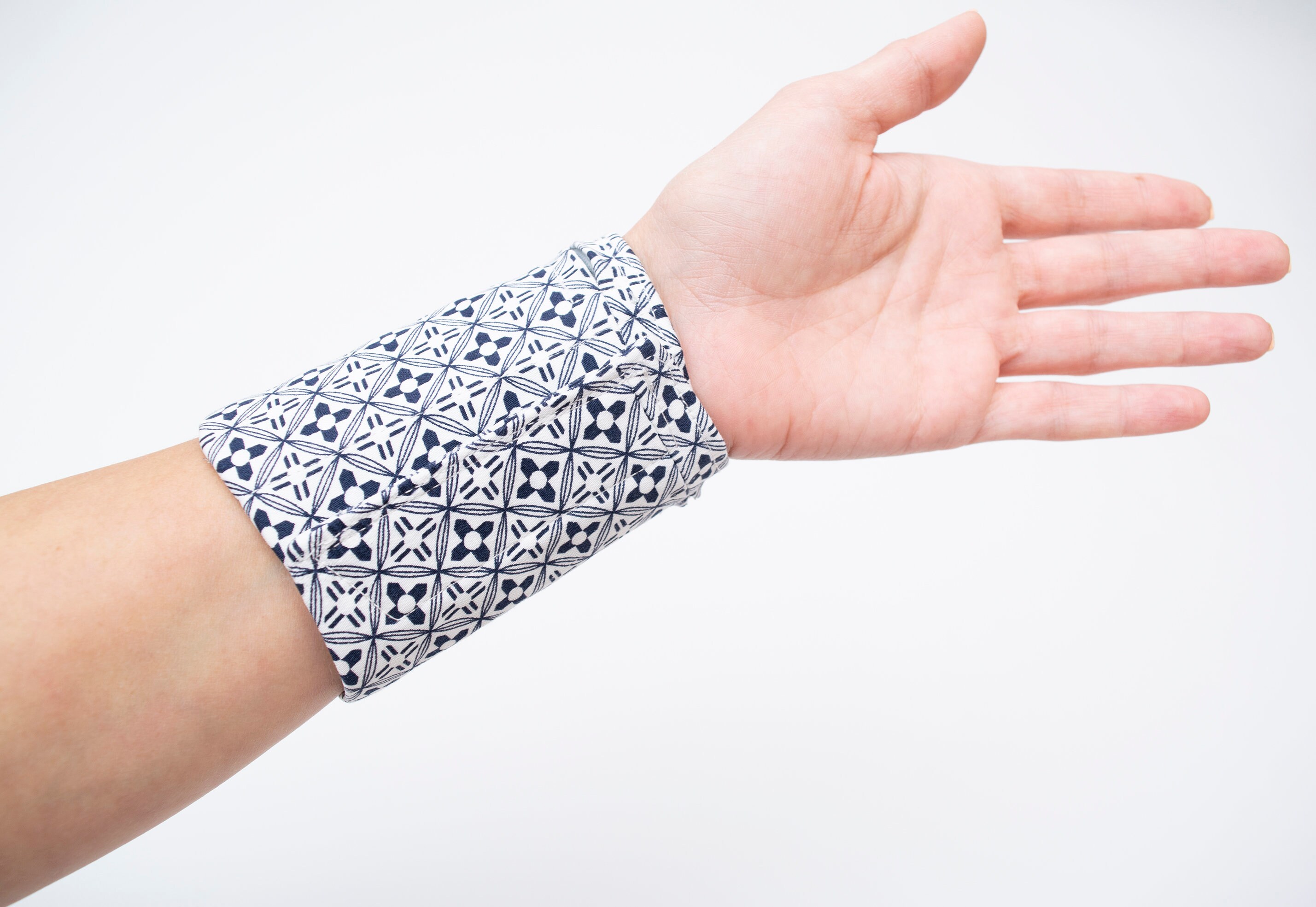 Travel Wrist Wallet White and Black Wristlet Wallet Bracelet Etsy