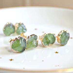 Raw Peridot Stud Earrings, Natural Gemstone Post Earrings, August Birthday Gift, Birthstone Jewelry, Green Crystal Earrings, Bridesmaid Gift