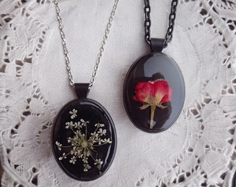 Real Flower Necklace, Pressed Flower Gift, Mother's Day Jewelry, Botanical Floral Resin Necklace, Baby's Breath Rose Victorian Necklace