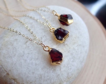 Dainty Raw Garnet Crystal Necklace,Garnet Jewelry,Birthstone Necklace Gift, Gold Edge Gemstone Pendant,January Birthstone Jewelry