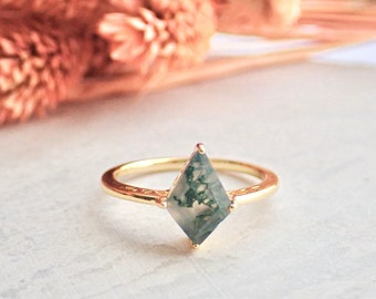 Moss Agate Solitaire Ring, Kite Shape Gemstone Ring, Moss Agate Jewelry,Unique Gemstone Engagement Ring, Promise Anniversary Ring for Women