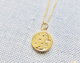Zarte Gold Mond Halskette, Mond und Sterne Halskette, Gold Münze Charm Halskette, Zarte Halbmond Mond Halskette, Himmlischen Schmuck, Stern Halskette