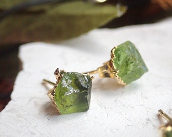 Raw Peridot Stud Earrings Gold, Peridot Jewelry, Natural Gemstone Post Earrings, August Birthday Gift, Green Crystal Earrings
