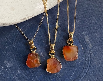 Carnelian Necklace, Carnelian Pendant Necklace,Carnelian Jewelry,Orange Crystal Necklace,Raw Carnelian Necklace,Real Gold Carnelian Necklace