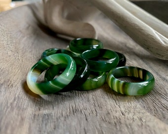 Green Banded Agate Ring, Agate Stone Ring, Carved Stone Ring, Solid Stone Band, Natural Stone Ring, Solid Gemstone Ring,Medium Band Ring,7,8