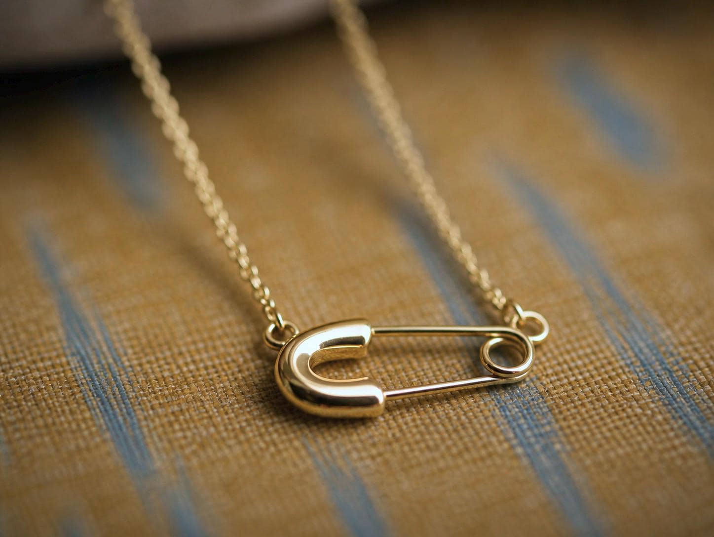 Safety pin necklace - Etsy 日本