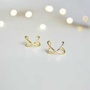 18K Gold Ear Cuff, Dainty Thin Ear Cuff, Minimalist Cartilage Ear Wrap, No Piercing Unpierced Earring, Small Simple Ear Cuff, Gift for Her