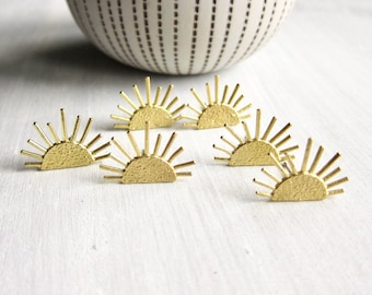 Sun Stud Earrings, Sun Earrings Stud, Celestial Earrings Gold, Gold Sun Earrings, Sun Earrings, Sunburst Stud Earrings, Gift for Friend