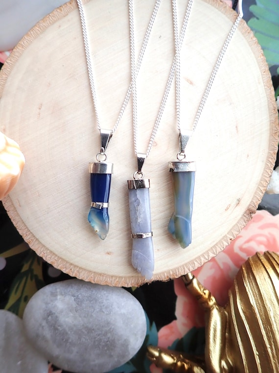 Mano Figa Necklace,Blue Stone Pendant, Crystal Hand Agate Necklace Silver,Blue Stone Pendant Necklace,Good Luck Necklace,Woman Power Gift