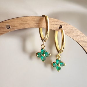 Orecchini a cerchio con pietre preziose verdi e oro, piccoli orecchini a cerchio con ciondolo, orecchini a cerchio pendenti con smeraldo, orecchini a cerchio sottili e minimal in argento sterling con zirconi cubici, regalo per lei