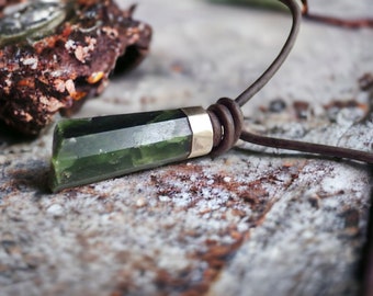 翡翠ペンダントコードネックレス、メンズ翡翠ネックレス、メンズ翡翠