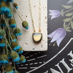 Labradorite Necklace,Dainty Labradorite Necklace,Blue Flash Labradorite,Gemstone Necklace,Labradorite Jewelry,Gold Rimmed Gemstone,Wife Gift