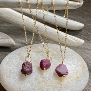 Raw Ruby Necklace, Dainty Ruby Necklace,Genuine Ruby Charm, July Birthstone Necklace Gift, 14k Gold Filled, Rough Ruby Necklace,Ruby Jewelry