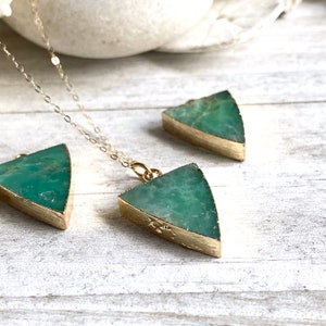 Australian Jade Necklace,Chrysoprase Necklace,Green Stone Necklace,Healing Stone,Triangle Crystal Necklace ,Chrysoprase Jewelry,Jade Jewelry