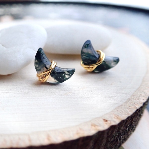 Moosachat Ohrstecker, Moosachat Schmuck, Halbmond Ohrringe, Draht gewickelt Edelstein Ohrstecker, himmlische Ohrringe, Liebhaber Freundin Geschenk