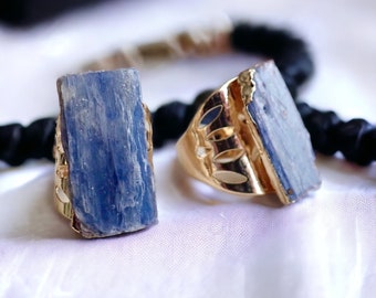 Statement Raw Kyanite Ring, Chunky Gemstone Ring, Vertical Blue Crystal Ring,Big Raw Stone Ring, Kyanite Jewelry,Gold Cuff Ring
