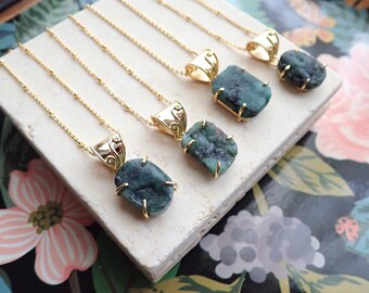 Emerald Green Necklace,Gold Emerald Necklace, May Birthstone Necklace, Crystal Healing Necklace, Heart Charkra Stone,Raw Emerald Pendant