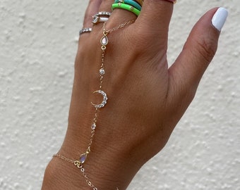 Moonstruck Moonstone Crescent Moon Bracelet, Moonstone Hand Chain, Moon Finger Bracelet, Boho Hand Chain, CZ Hand Chain