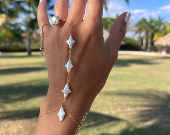 Cadena de mano Celine Gold Pearl, pulsera de perlas de agua dulce para el dedo, pulsera de joyería bohemia playera para la mano