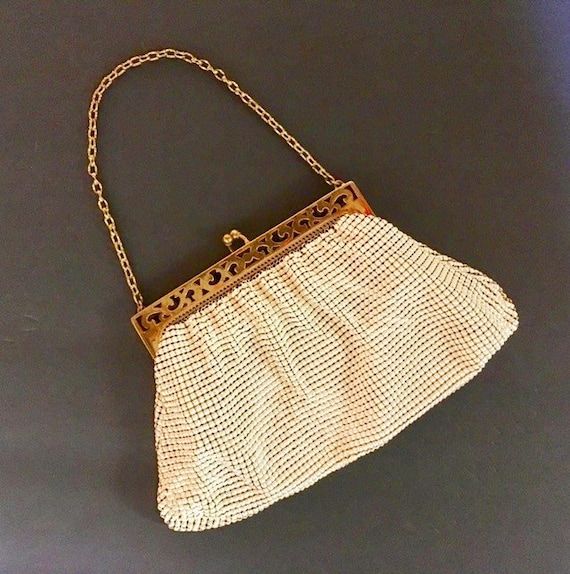 Whiting & Davis Vintage 1940s White Mesh Kisslock