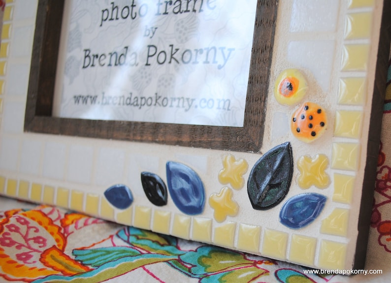 Happy Hummingbird in a Yellow Garden Mosaic 4 x 6 Photo Frame MOF1289