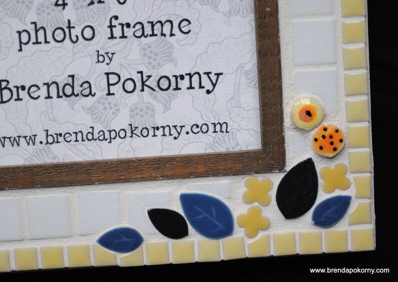 Happy Hummingbird in a Yellow Garden Mosaic 4 x 6 Photo Frame MOF1289