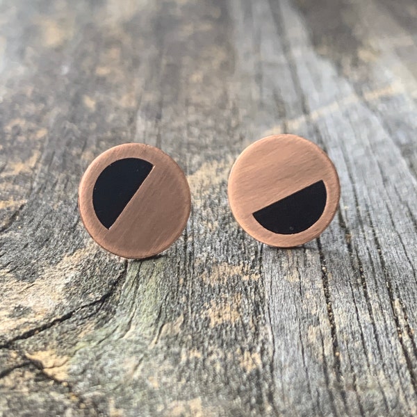 Copper stud earrings. Handmade circle etched stud earrings for sensitive ears. Ready to ship!