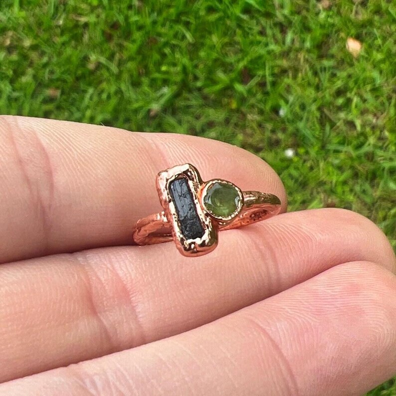 Raw Tourmaline Peridot Copper Ring, Size 4, August Birthstone Jewelry image 9