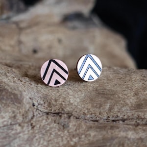 Copper stud earrings. copper etched circle small stud earrings for sensitive ears. Ready to ship!