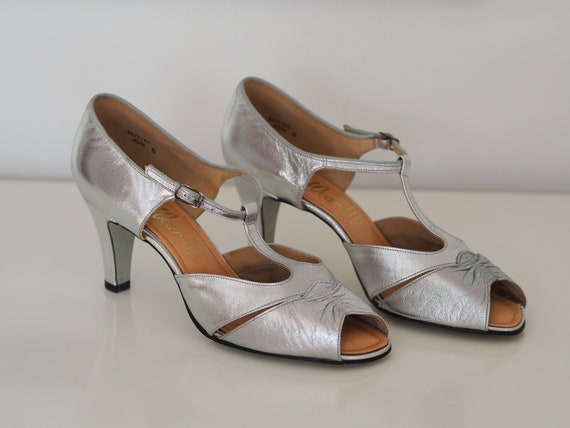 Vintage silver T-bar shoes from 1980s / Size 8 UK